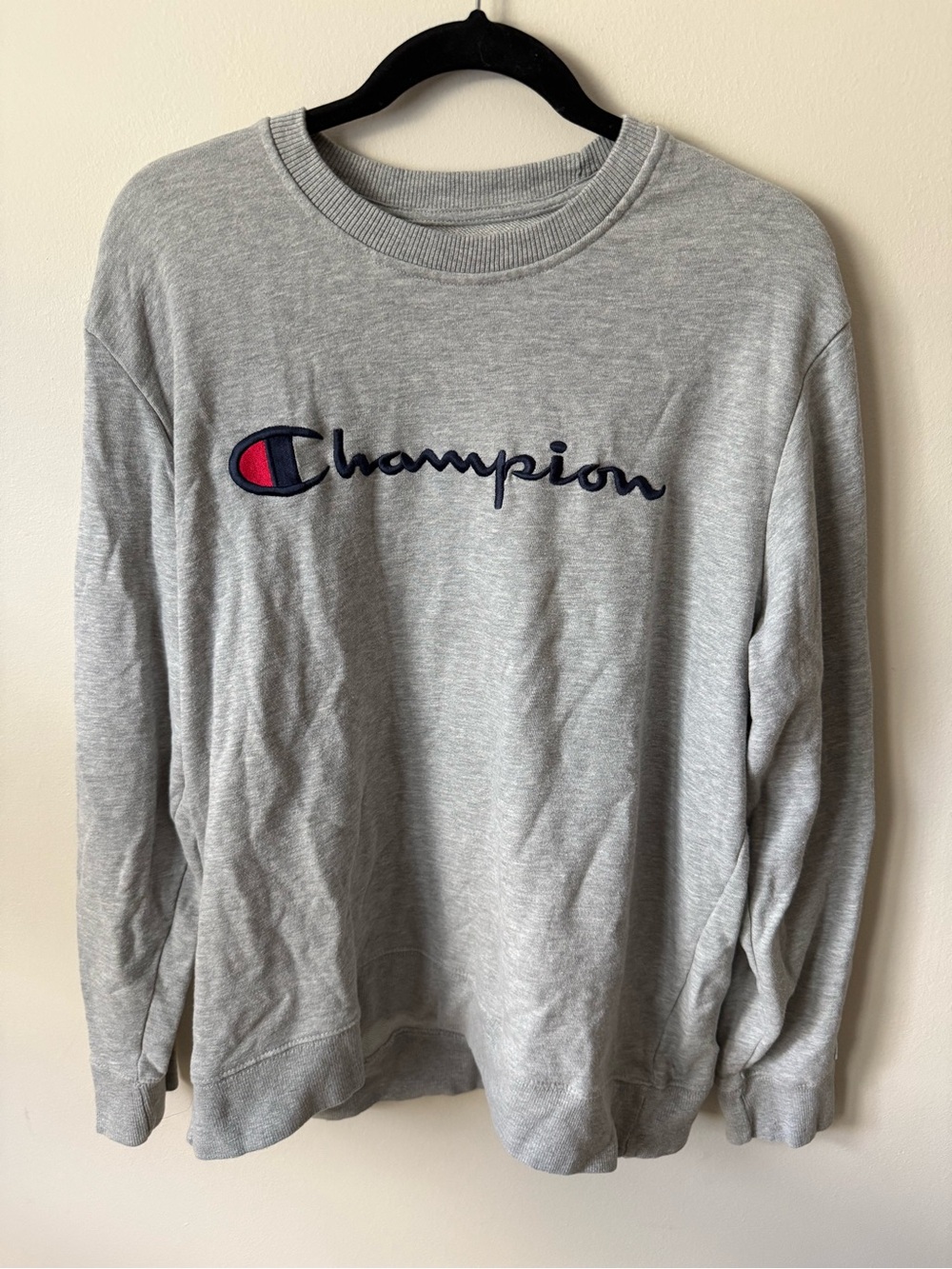 Champion Women’s Gray Embroidered Logo Sweatshirt L Vintage Style - Picture 2 of 5